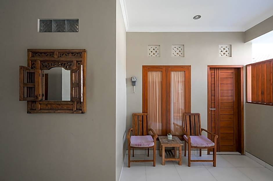RedDoorz near Mertasari Beach 2