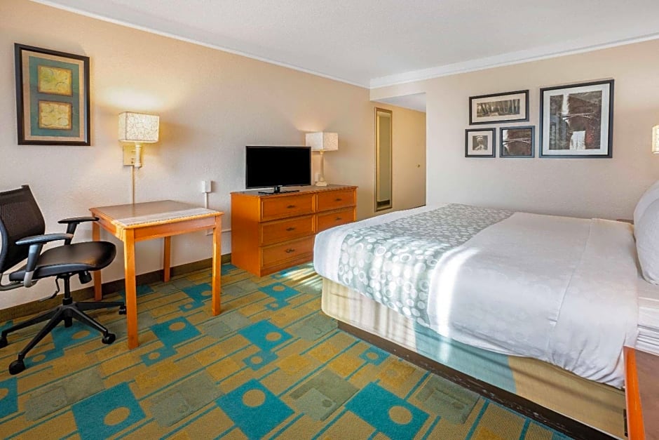 La Quinta Inn & Suites by Wyndham Sea Tac Seattle Airport