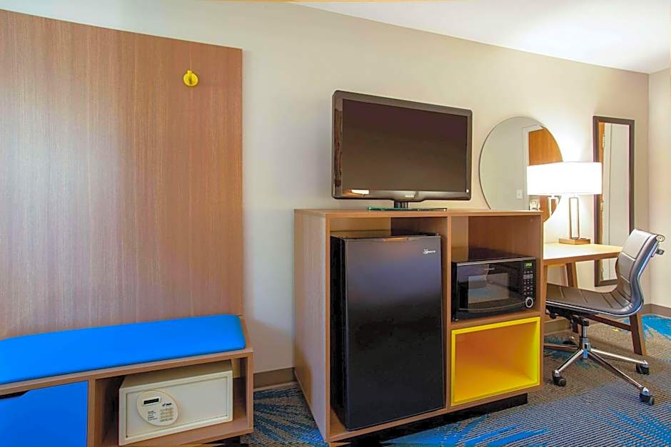 Days Inn by Wyndham Marquette