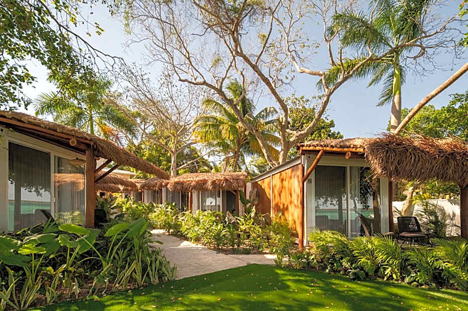 Casa Aakal Lagoon Front