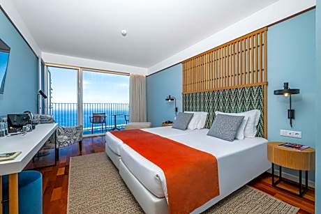 Superior Twin Room with Sea View