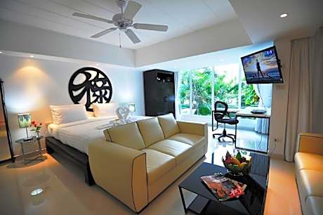Deluxe Studio