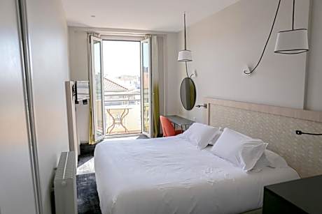 Comfort Double Room with Terrace