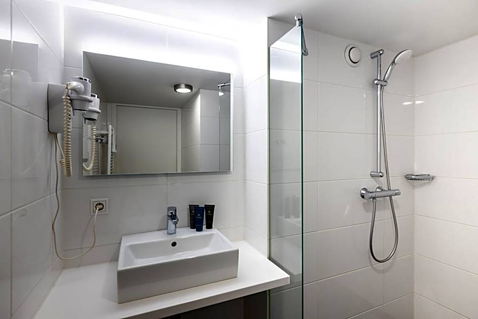 YAYS Amsterdam Salthouse Canal by Numa