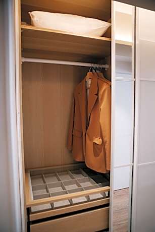 Studio (2 Adults)