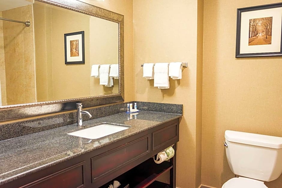 Comfort Inn & Suites Plainville-Foxboro