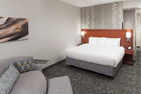 King Room with Sofa Bed - Hearing Accessible