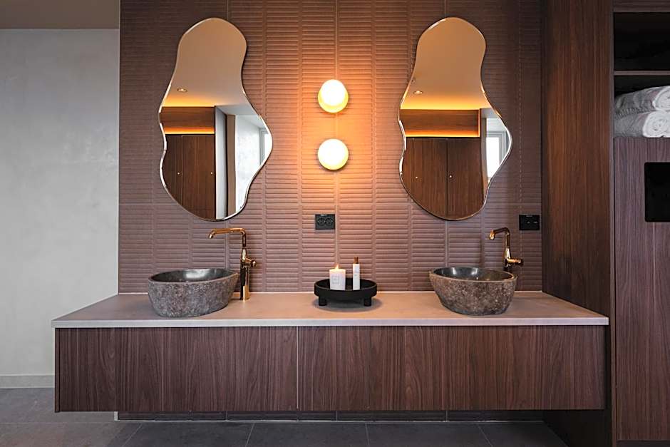 Enter St Elisabeth Suites & Spa