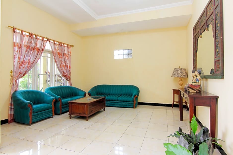 JJ House Gejayan by ZUZU