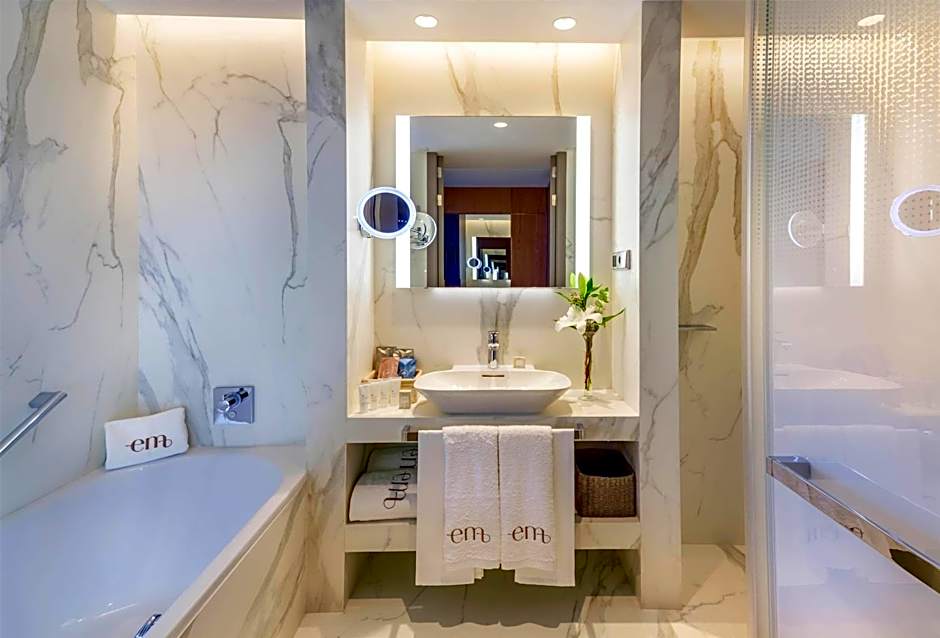 Barcelo Emperatriz Hotel