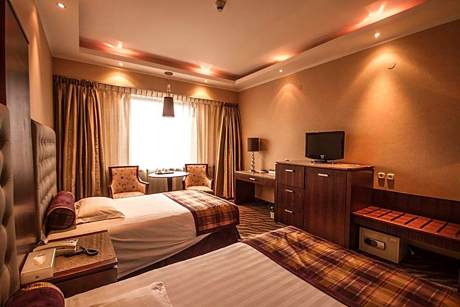 Chinggis Khaan Hotel