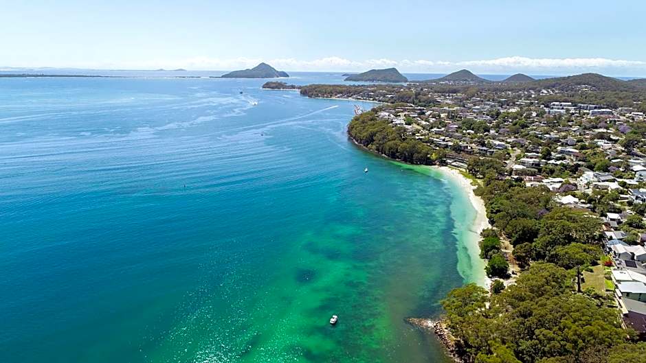 Dutchies Motel Nelson Bay & Dutchmans Beach Apartments