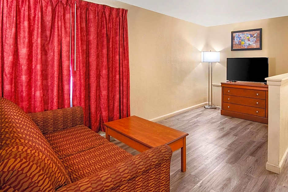 Econo Lodge Inn & Suites Durango