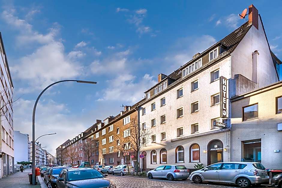 Signature Hotel Astoria