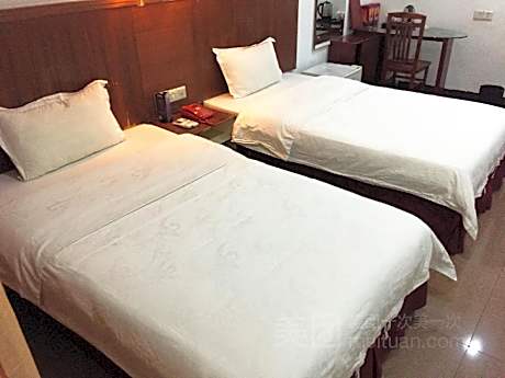 Sainan Hotel (Chenjiayu Rainbow Bridge Subway Station)
