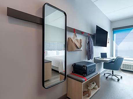 avid hotels - Toronto - Vaughan Southwest By IHG