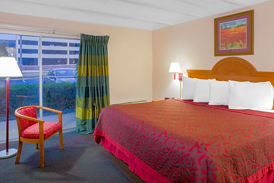 Days Inn by Wyndham Tallahassee University Center