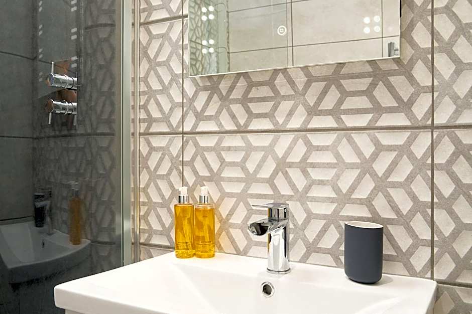 Channel View Boutique Hotel - Adults Only