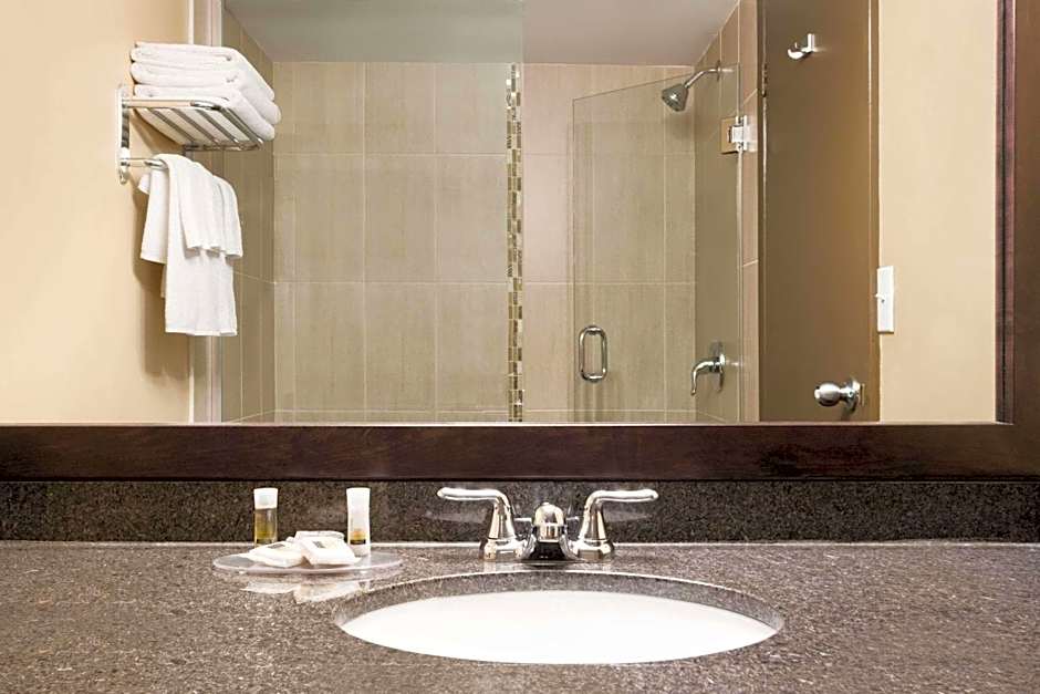 Days Inn by Wyndham Calgary Northwest