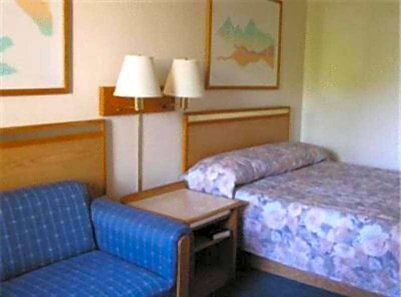 Travelers Inn