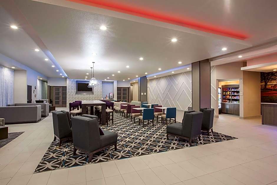 La Quinta Inn & Suites by Wyndham San Marcos Outlet Mall