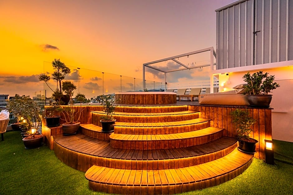 La Vista Patong Hotel