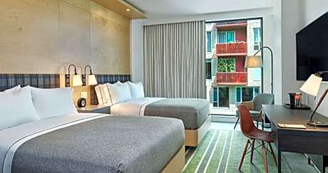 Deluxe Queen Room with Two Queen Beds