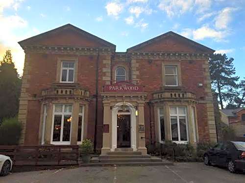 Photo 1 of 11 of Parkwood Hotel