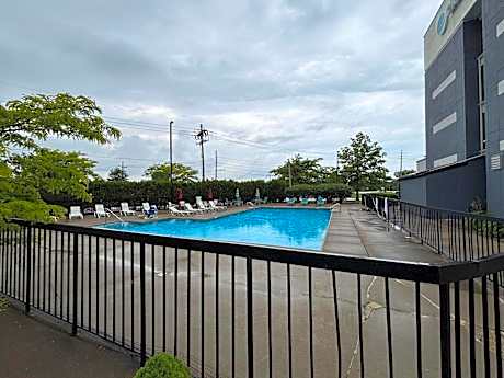 Clarion Pointe Near Erie Casino