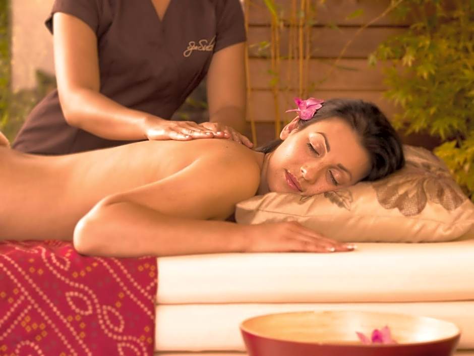 Castlecourt Hotel, Spa & Leisure