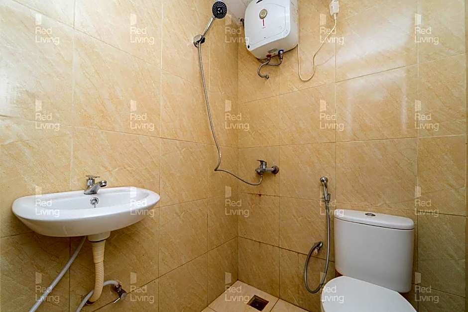 RedLiving Apartemen Tamansari Panoramic - Rasya Room