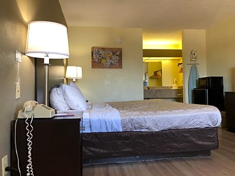 King Room - Accessible/Non-Smoking