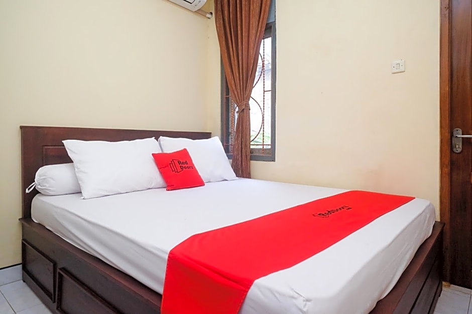 RedDoorz near Candi Ratu Boko 2