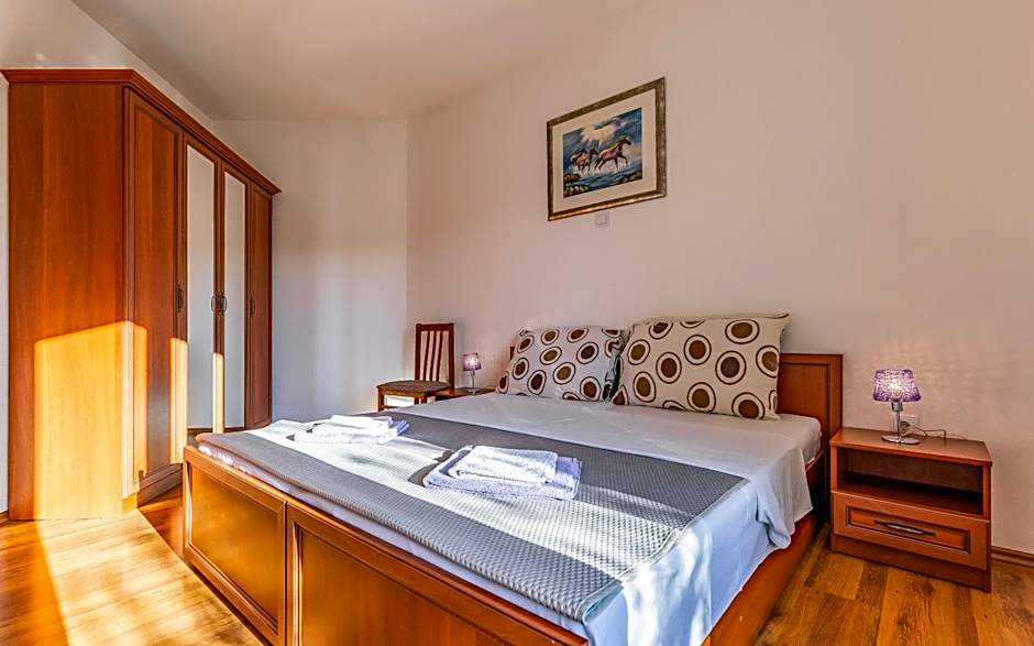 Istriensonne - Apartments Veruda mit Grillterrasse