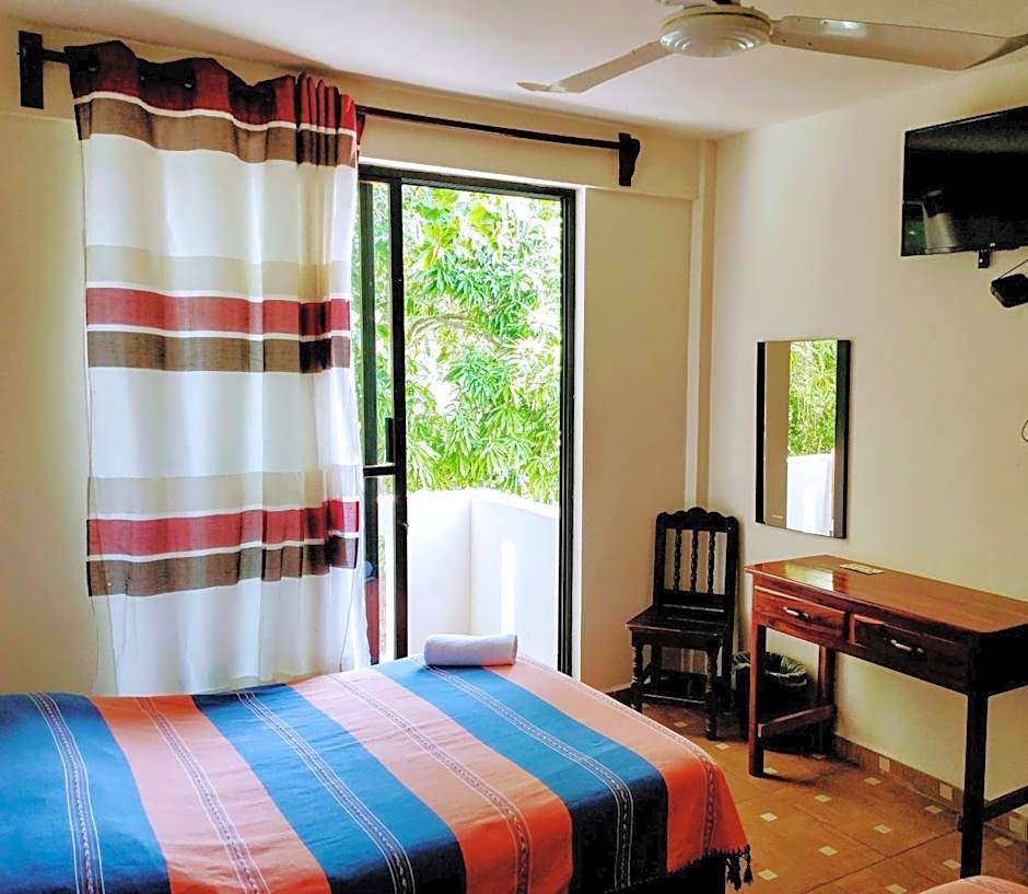 YUU-LEE CASA BENDITA HUATULCO