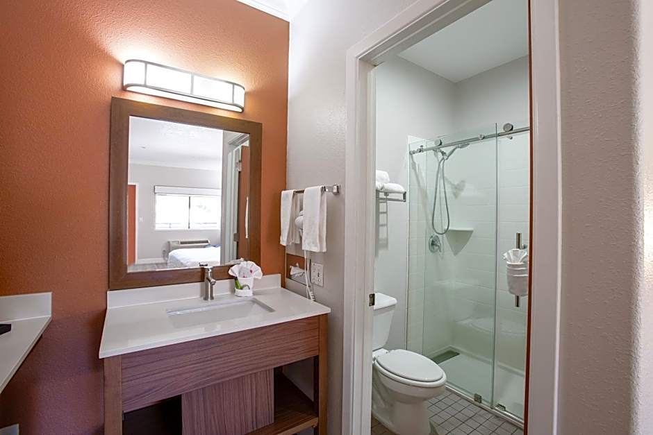 Wildflower Inn at Bell Rock