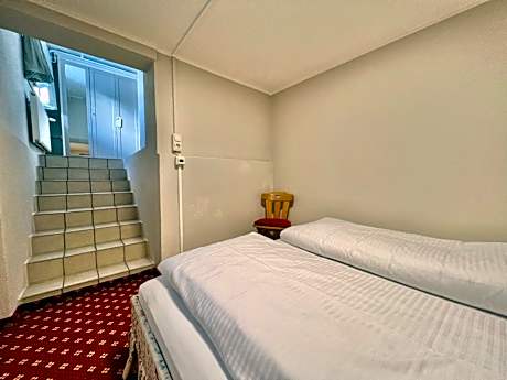 Triple Room with Shared Bathroom - Souterrain