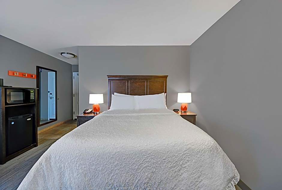 Hampton Inn By Hilton Farmington