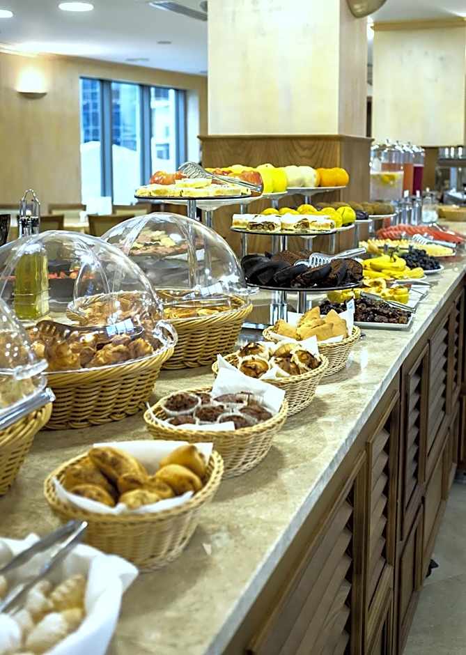 Colosseum Marina Hotel