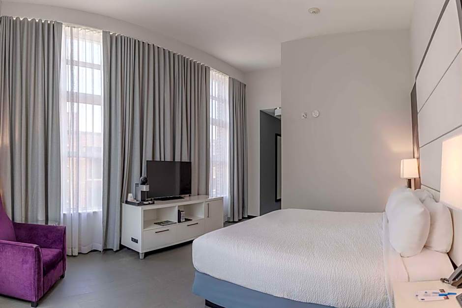TRYP by Wyndham Savannah
