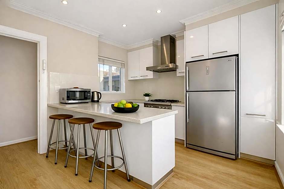 Crest On Barkly Serviced Apartments