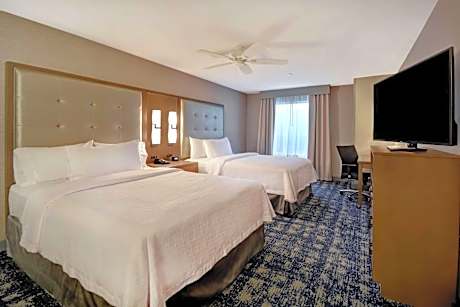 One-Bedroom Queen Suite with Two Queen Beds - Non-Smoking
