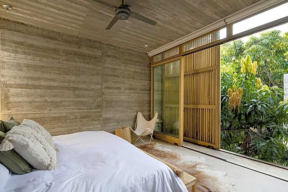 Ona & Sich - Casa Macu Saladita surf break