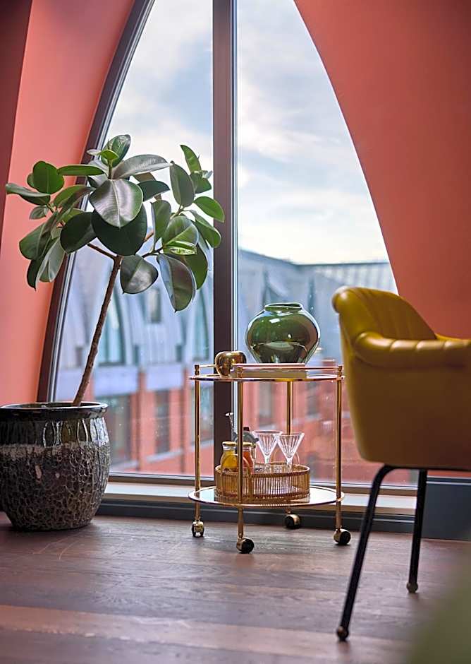 The July - Boat & Co