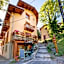 Eco-hôtel et Yourtes du Mercantour