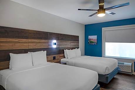 Queen Beds Room with Two Queen Beds - Non-Smoking