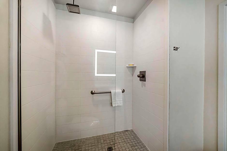 Best Western Plus Gardena Inn & Suites