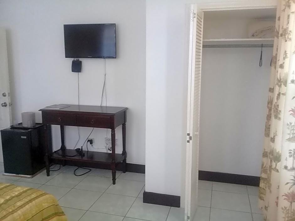 Pink Rock Inn Bed and Breakfast