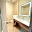 Holiday Inn Express Kenedy By IHG