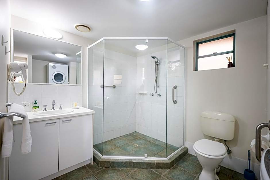 Noosa River Sandy Shores Hotel